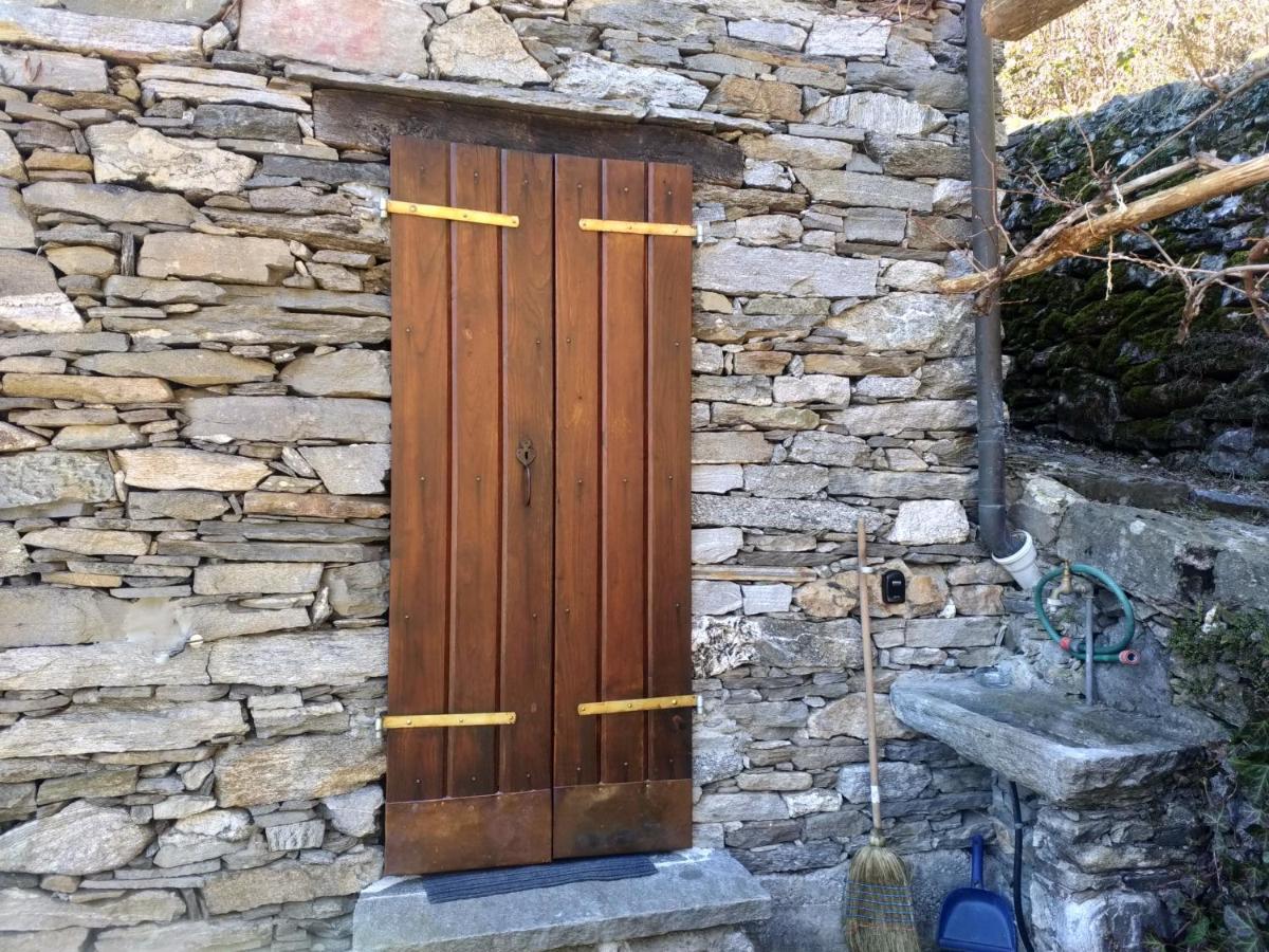 Rustico "Casa Di Sasso" Villa Intragna Luaran gambar