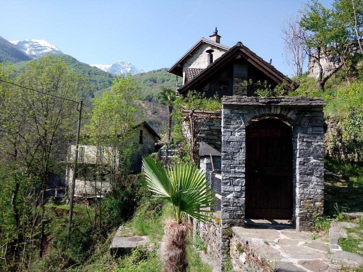 Rustico "Casa Di Sasso" Villa Intragna Luaran gambar